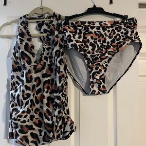 🌊 Cheetah print woman’s tankini bathing suit top size Large